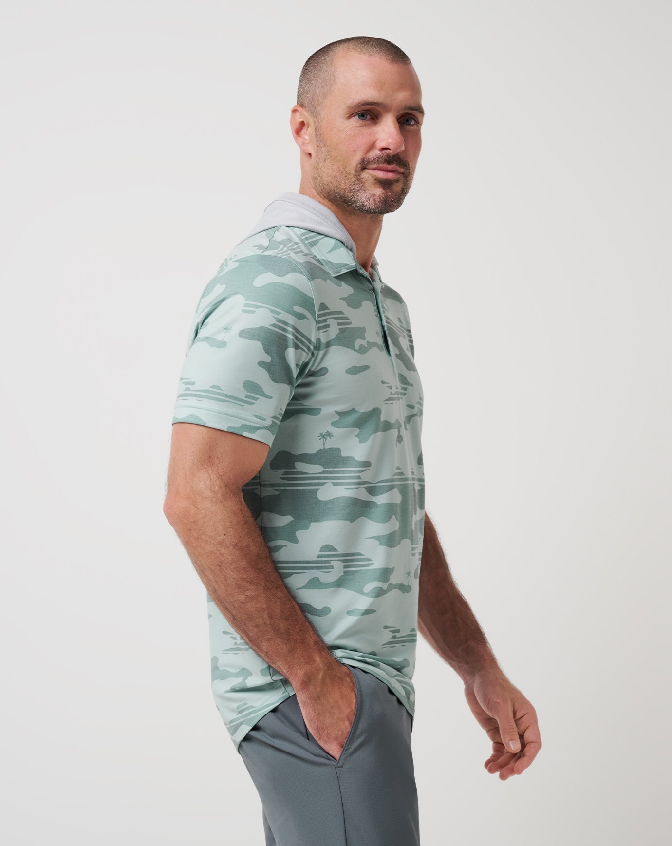 Featherweight Stealth Polo| Travis Mathew