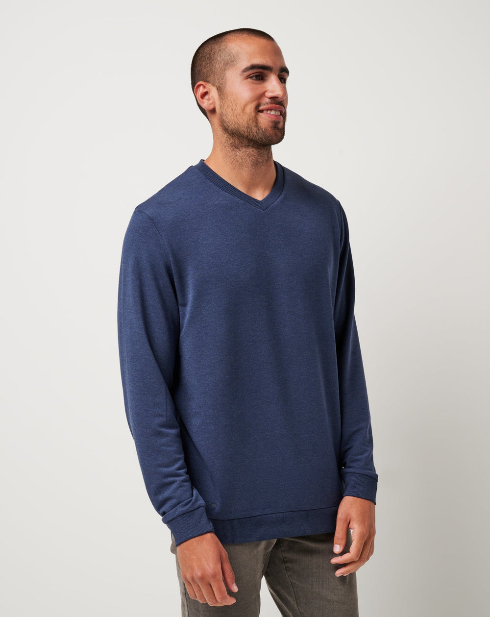 Amenities V-Neck Crew| Travis Mathew