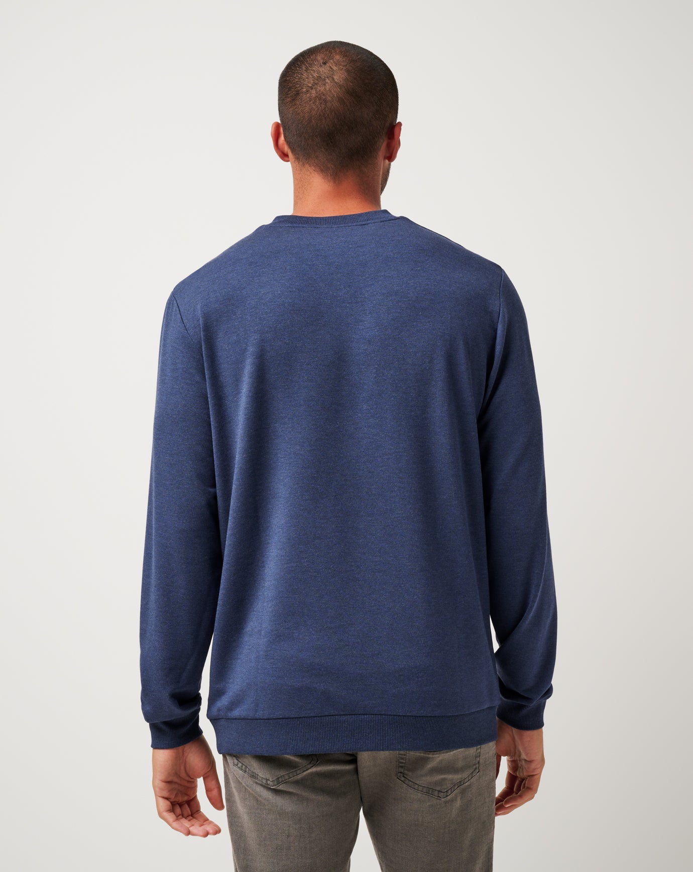 Amenities V-Neck Crew| Travis Mathew