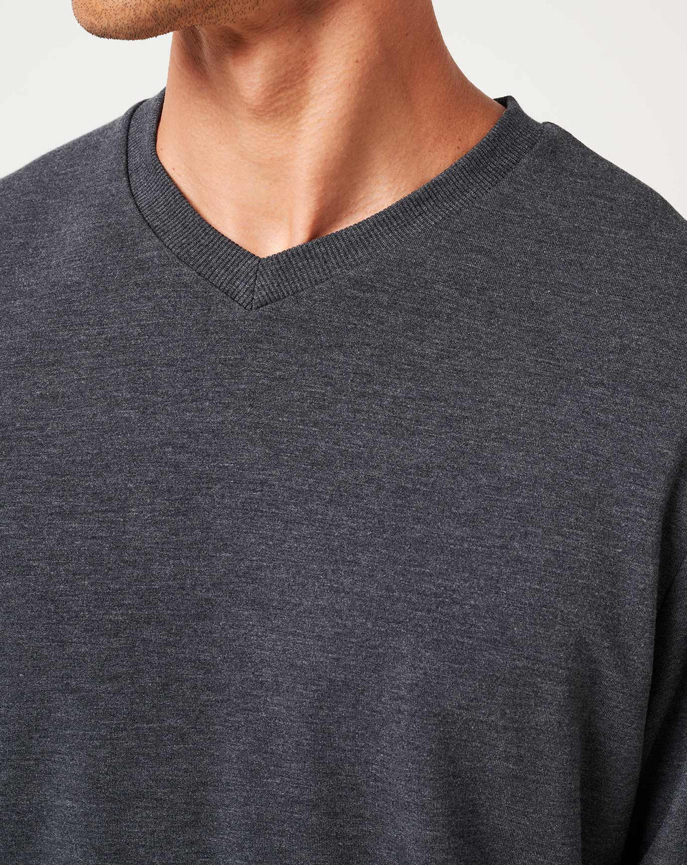 Amenities V-Neck Crew| Travis Mathew