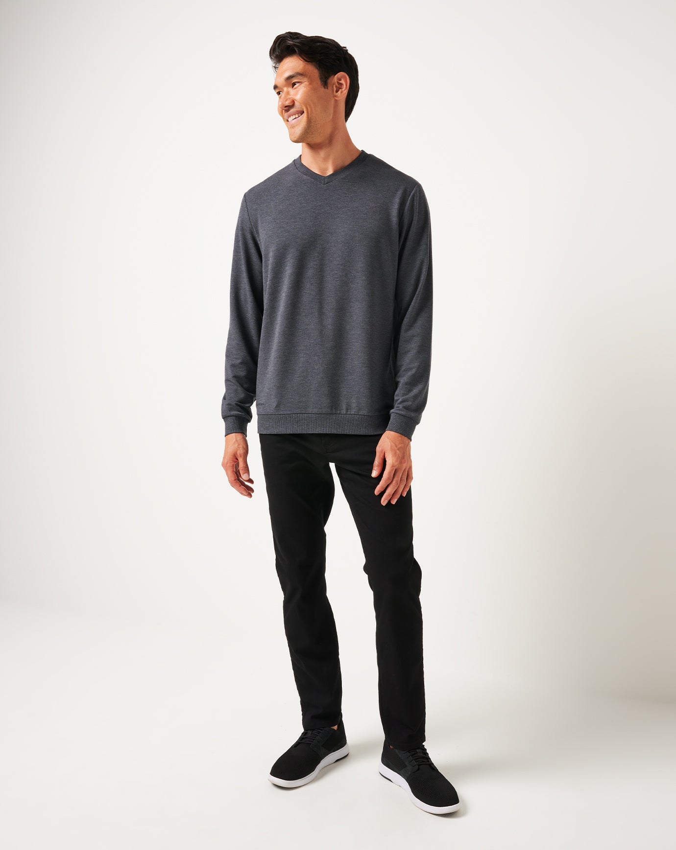 Amenities V-Neck Crew| Travis Mathew