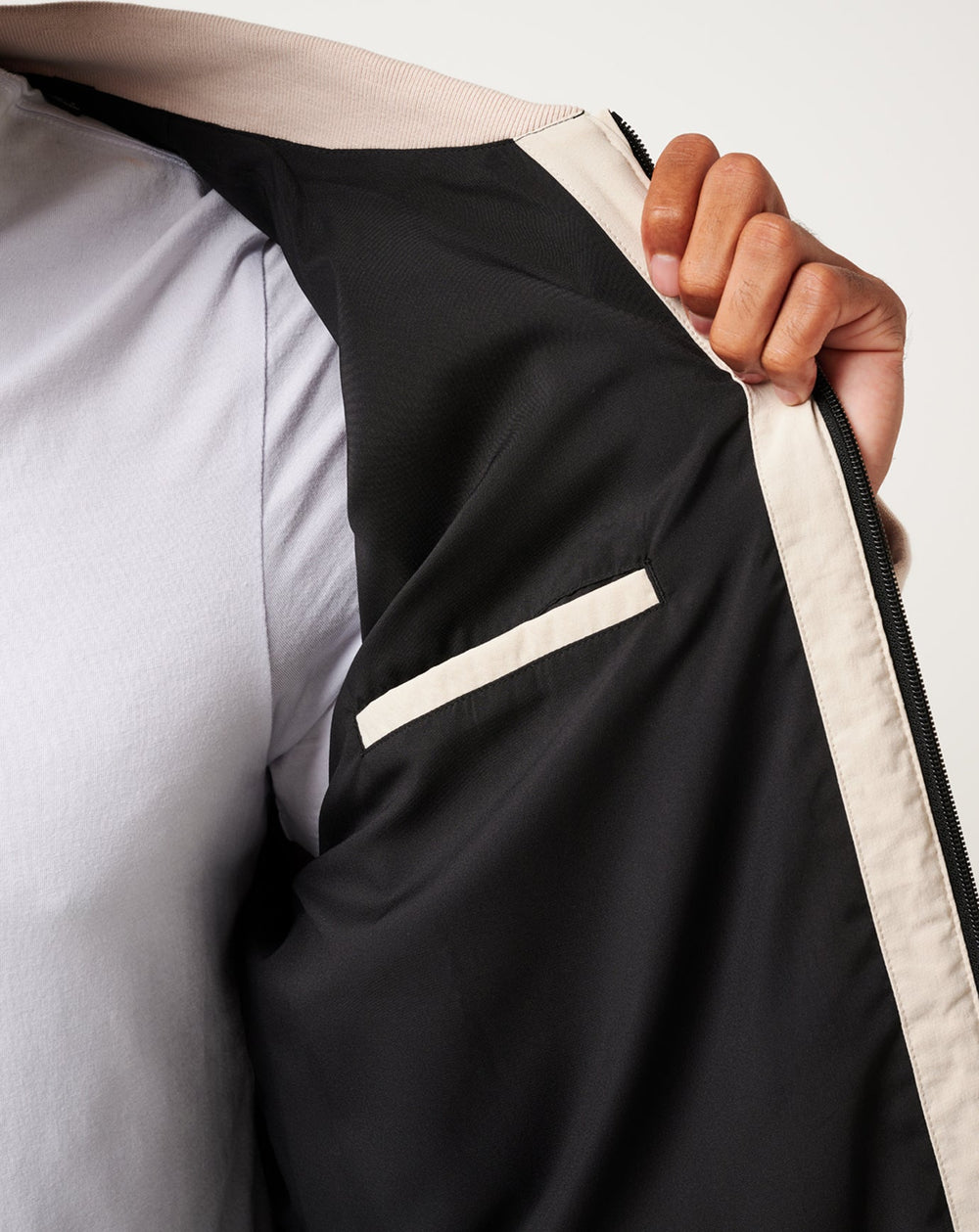 Lost Cave Jacket| Travis Mathew