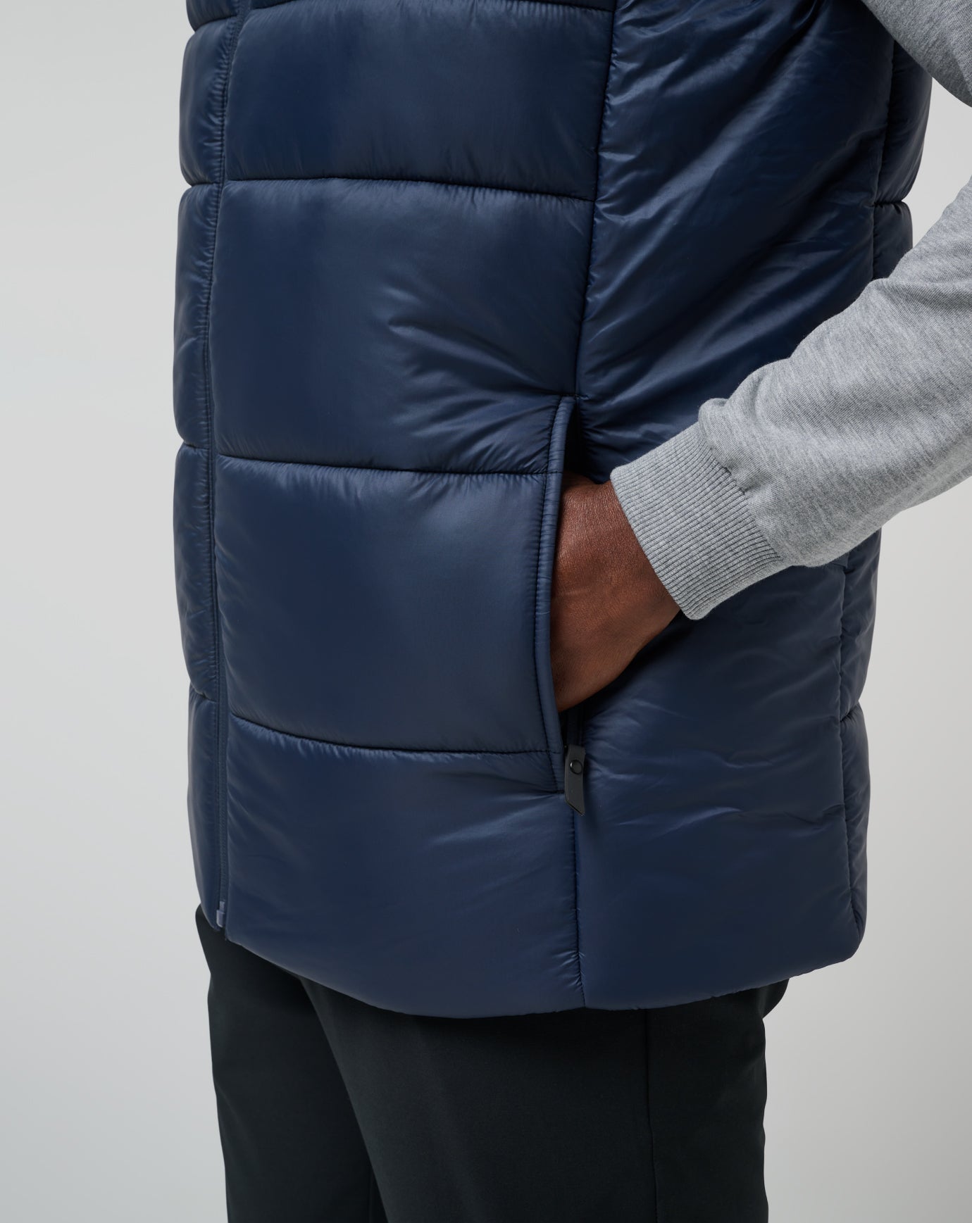 Aves Tech Puffer Vest| Travis Mathew