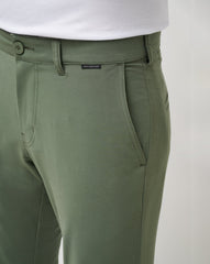 Open To Close Tech Chino Pant| Travis Mathew