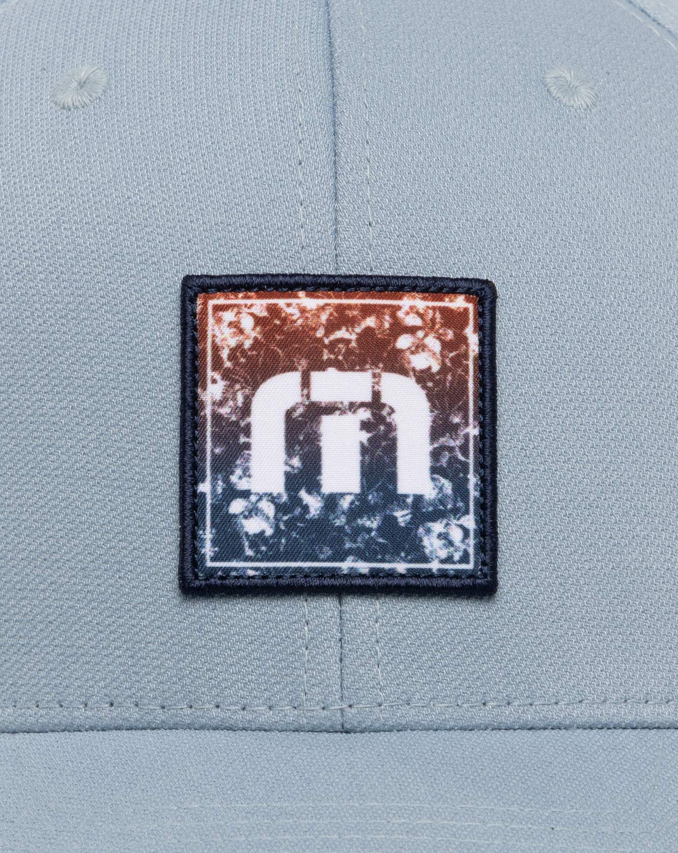 Table For Two Fitted Hat| Travis Mathew