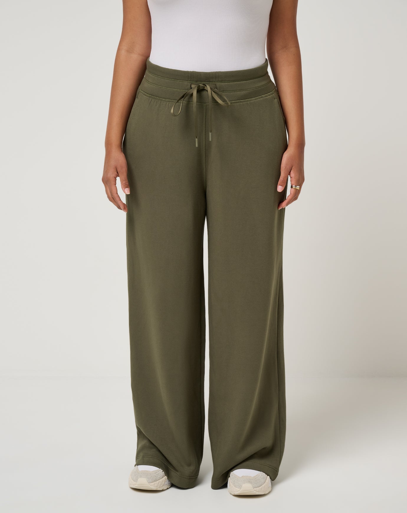 Skyloft Soft Wide Leg Pant| Travis Mathew