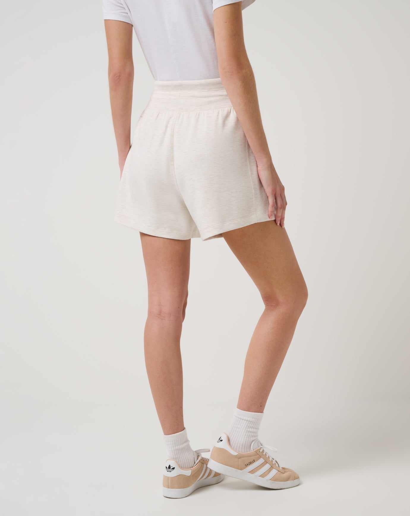 Skyloft Soft Tie Short| Travis Mathew