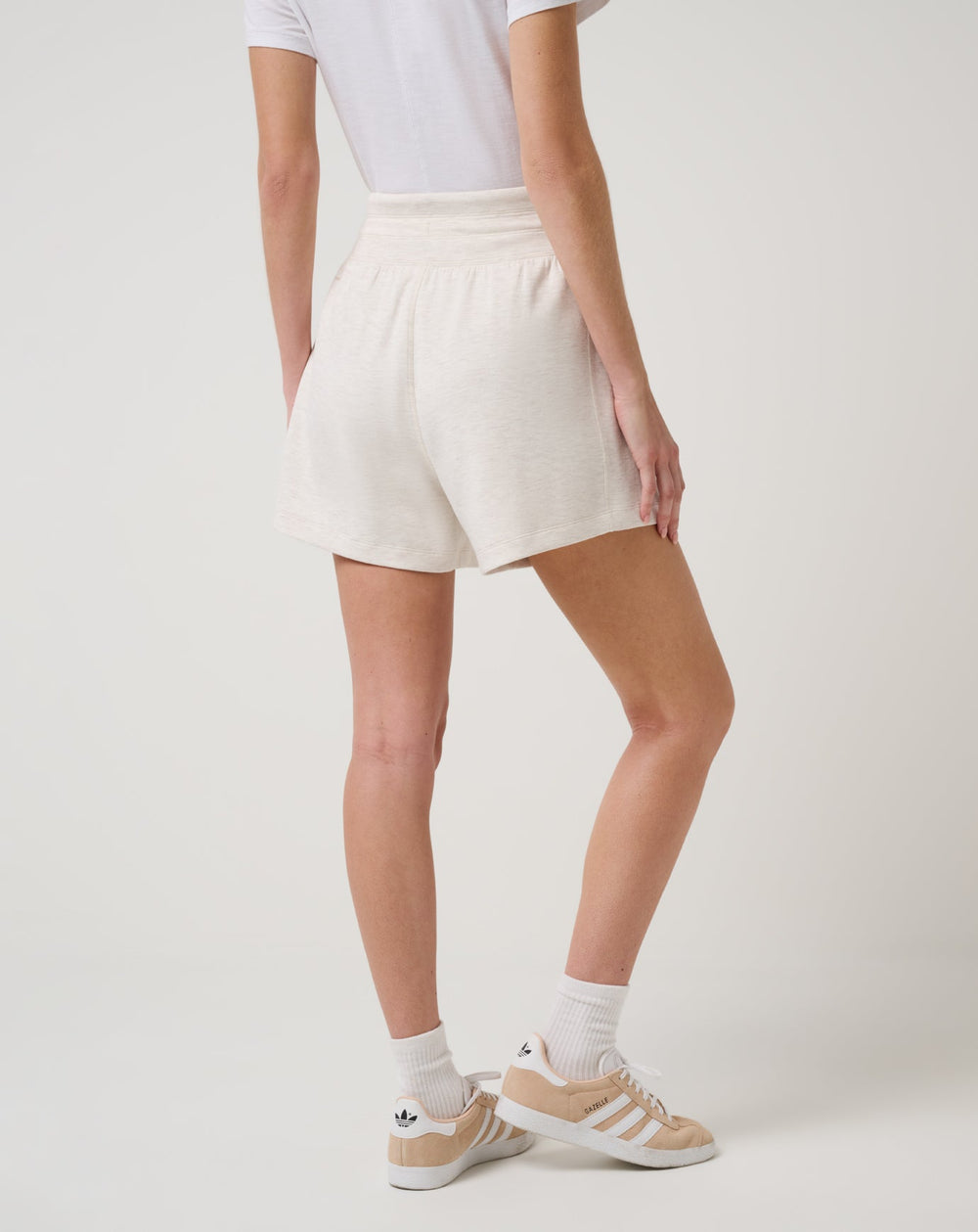 Skyloft Soft Tie Short| Travis Mathew
