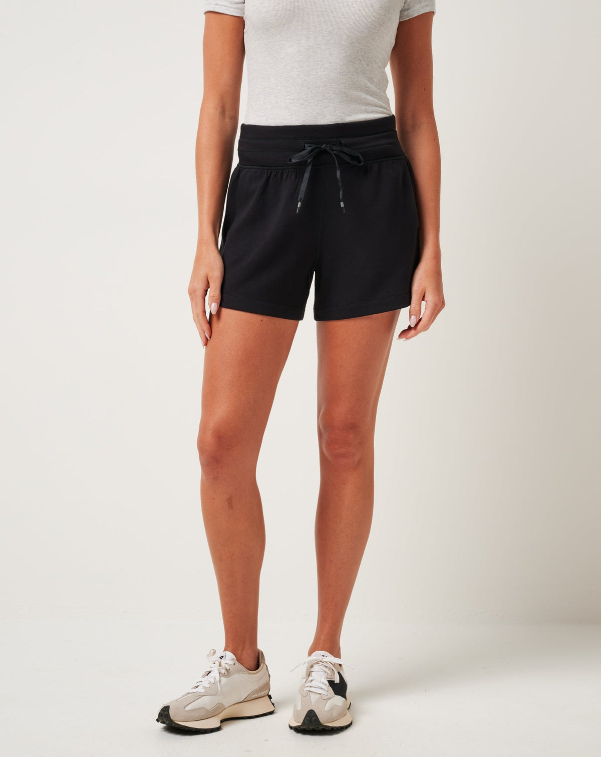 Skyloft Soft Tie Short| Travis Mathew
