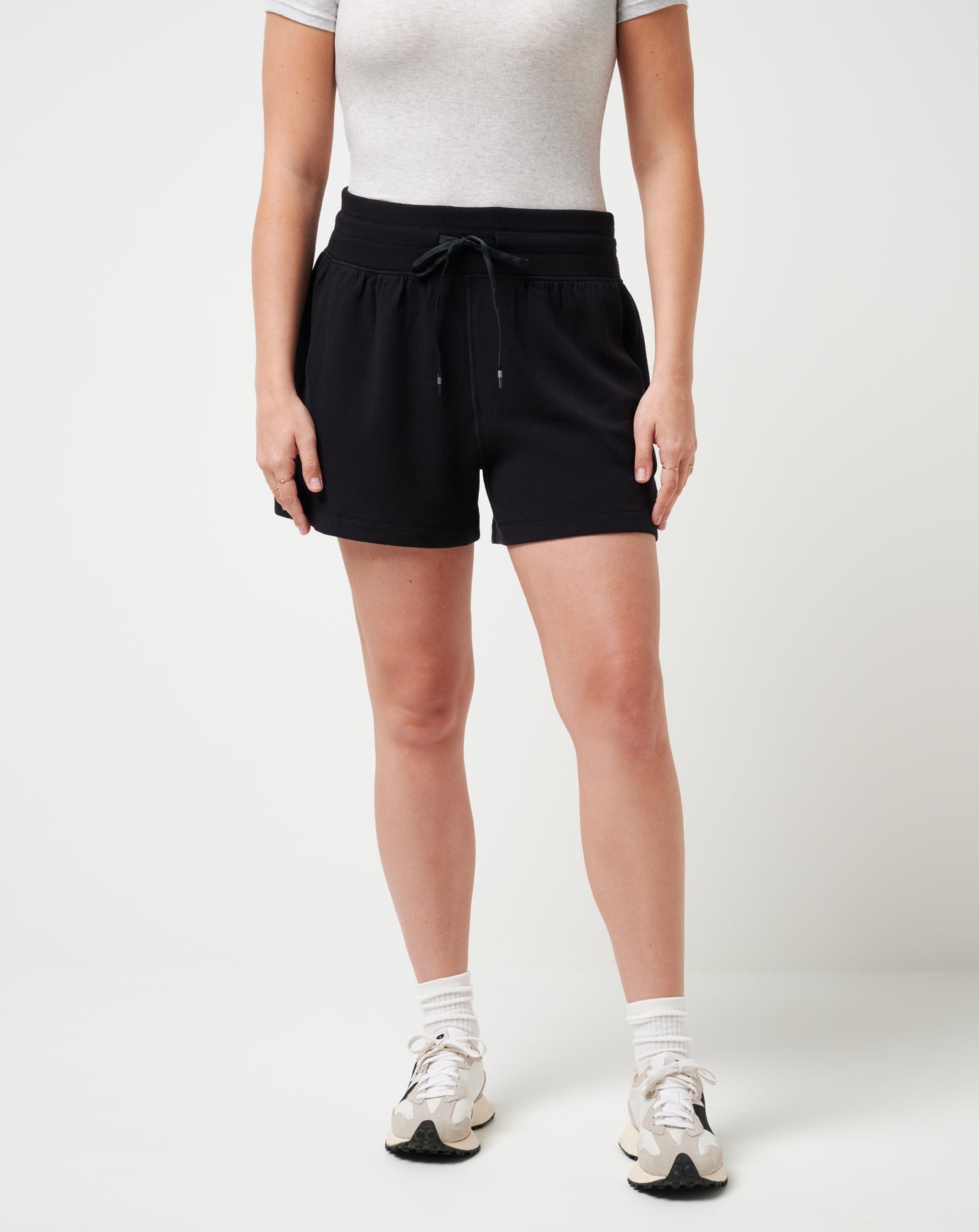 Skyloft Soft Tie Short| Travis Mathew