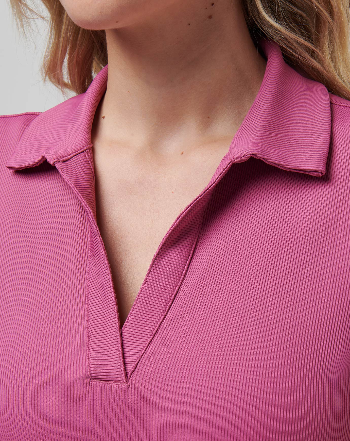 Moveknit Vneck Polo| Travis Mathew